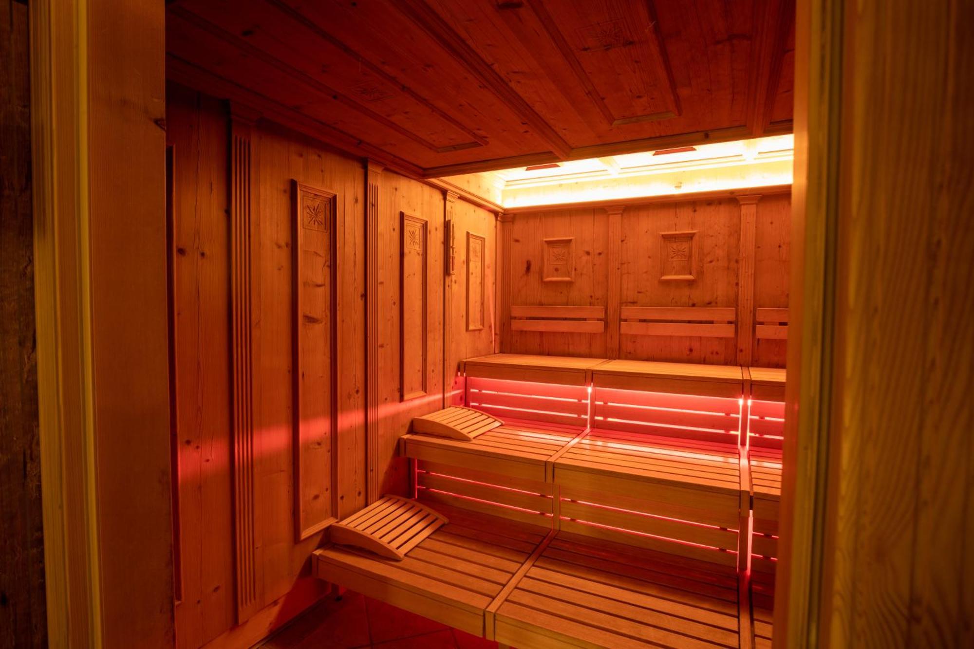 Garni Monte Bianco Hotell 4*